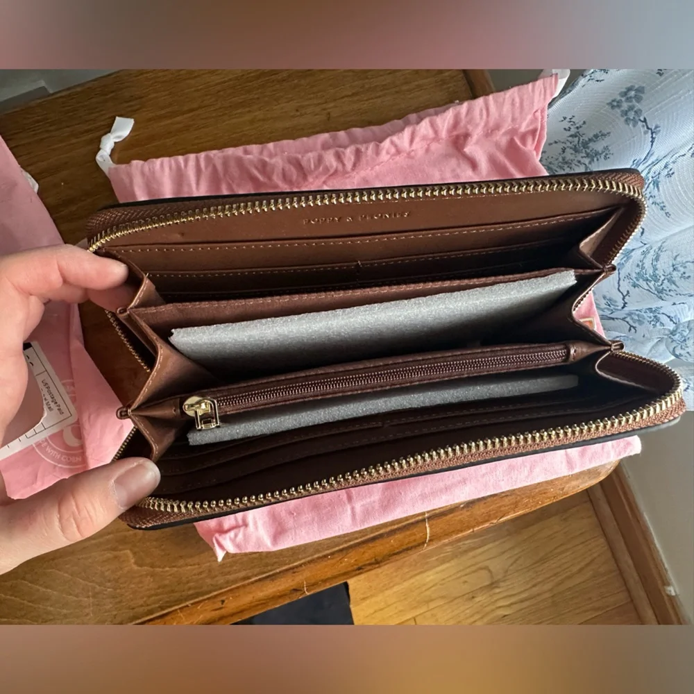 Poppy & Peonies Chestnut Essential Wallet - Picture 6 of 8